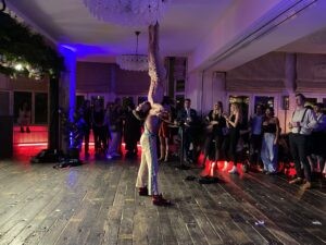 Partnerakrobatik im Stil der 20er Jahre als Artistic Show bei Gala